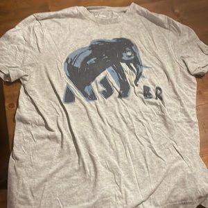 Grey Banana Republic T-shirt. Size:Large